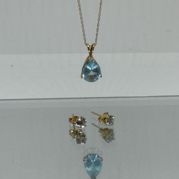 14k Blue Topaz & Diamond Necklace & Topaz & Diamond Earrings